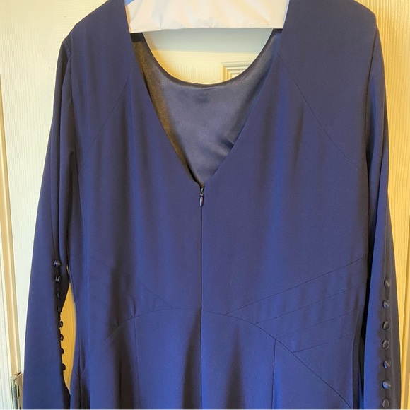 TAHARI ASL long sleeve V-Back Maxi Dress - Picture 10 of 14